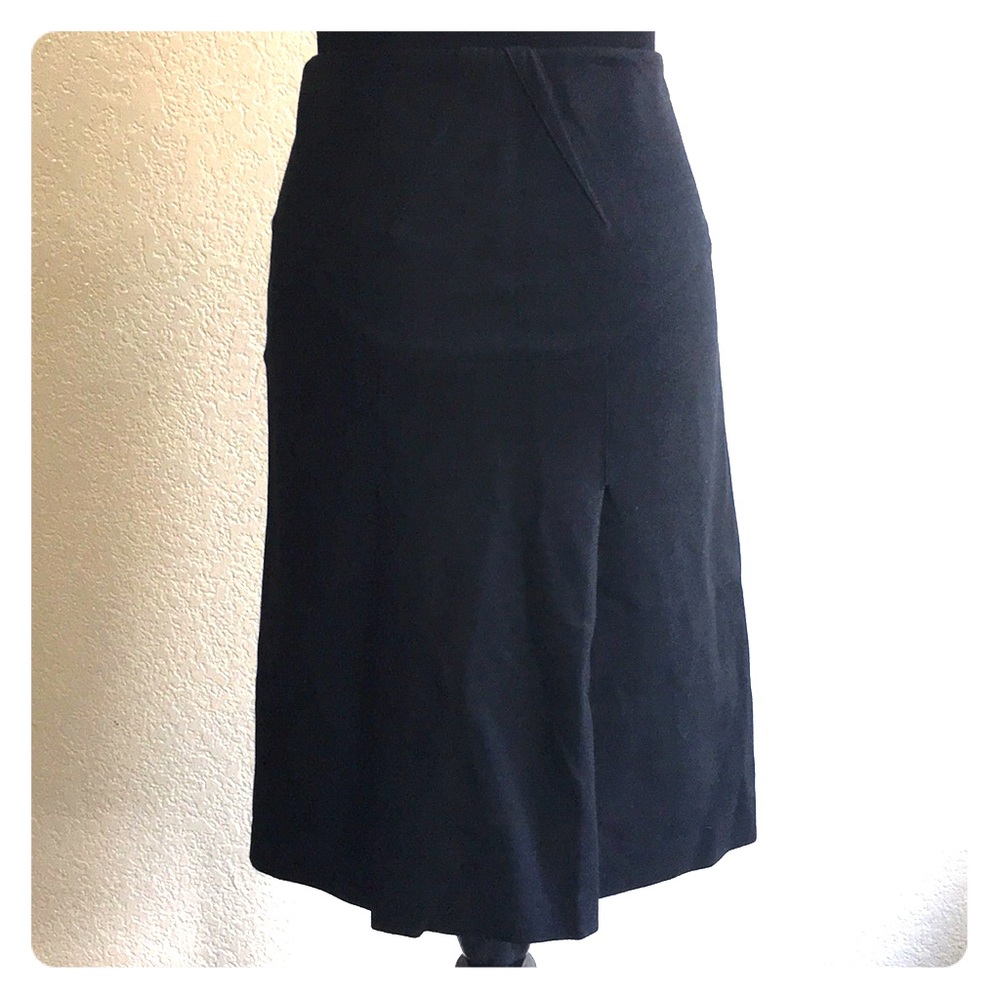 DIANE VON FURSTENBERG • Black Pencil Skirt